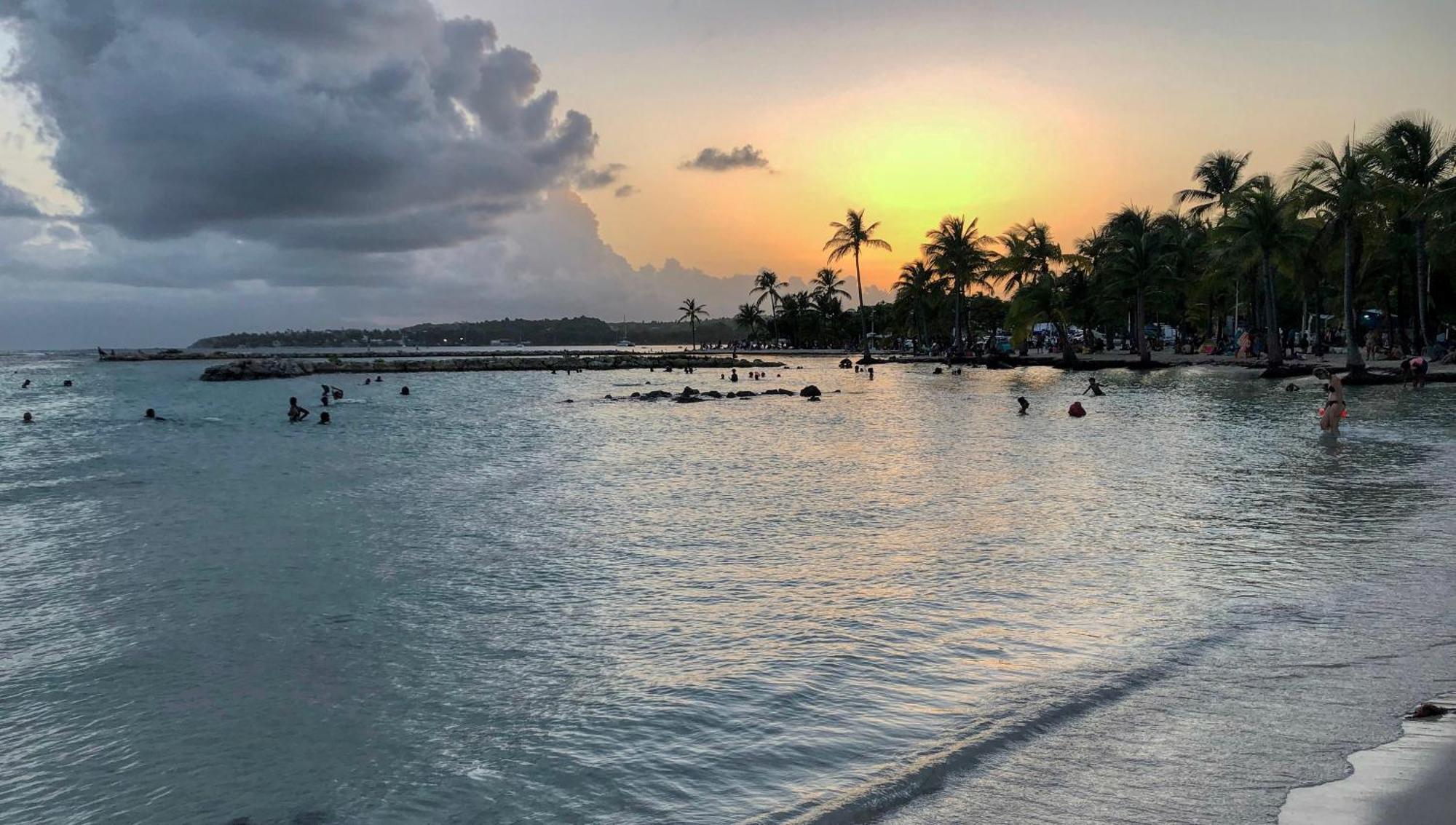 Ti Kaz Funky Host -T3 Vue Mer Premium 3 Etoiles - Village Vacances Sainte Anne Guadeloupe Dış mekan fotoğraf