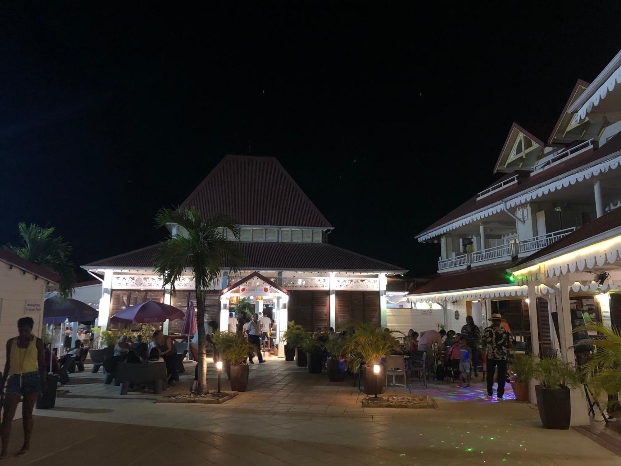 Ti Kaz Funky Host -T3 Vue Mer Premium 3 Etoiles - Village Vacances Sainte Anne Guadeloupe Dış mekan fotoğraf